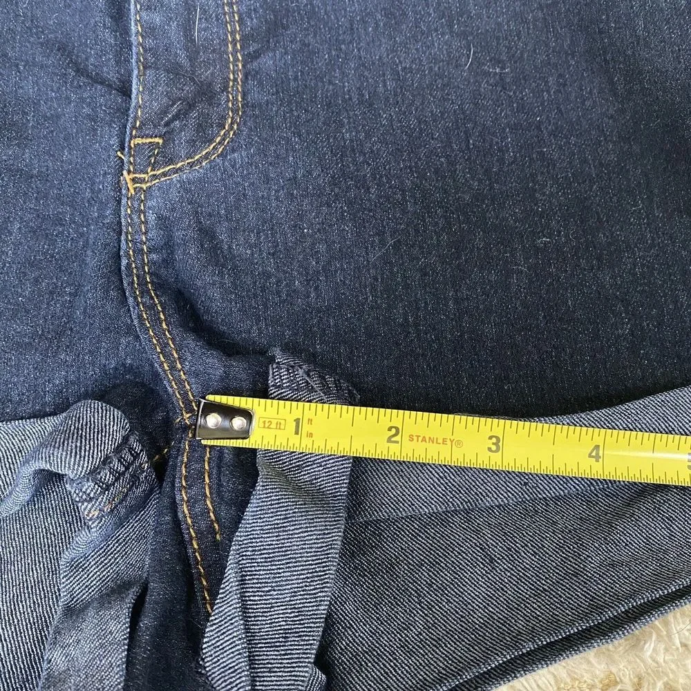 Forever 21 Jean Shorts Size 28